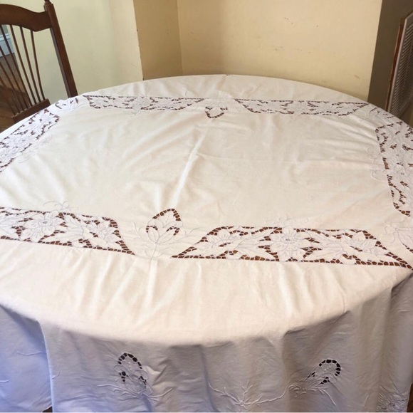 Flower Round Tablecloth Purple Embroidered Table Cloth Home Kitchen Table Decora - Picture 10 of 11